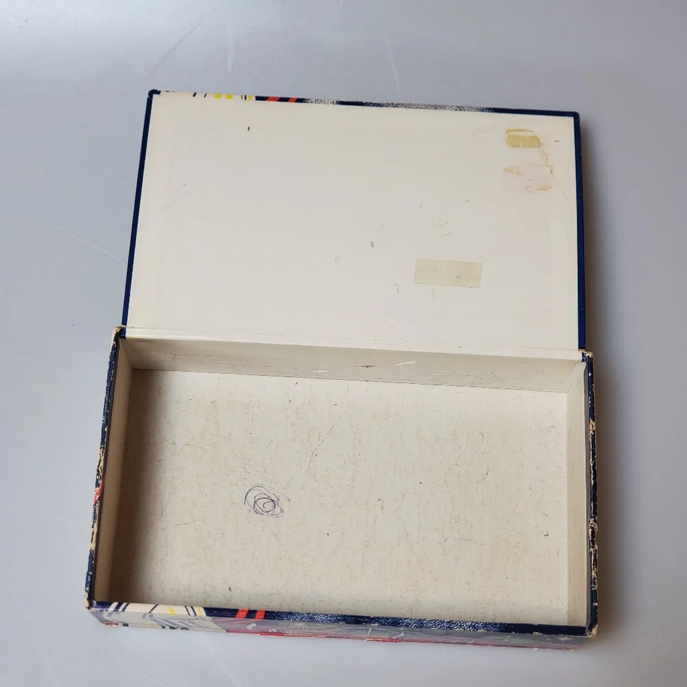 🪐👽 Vintage School Box Space-Theme Cardboard Pencil Box